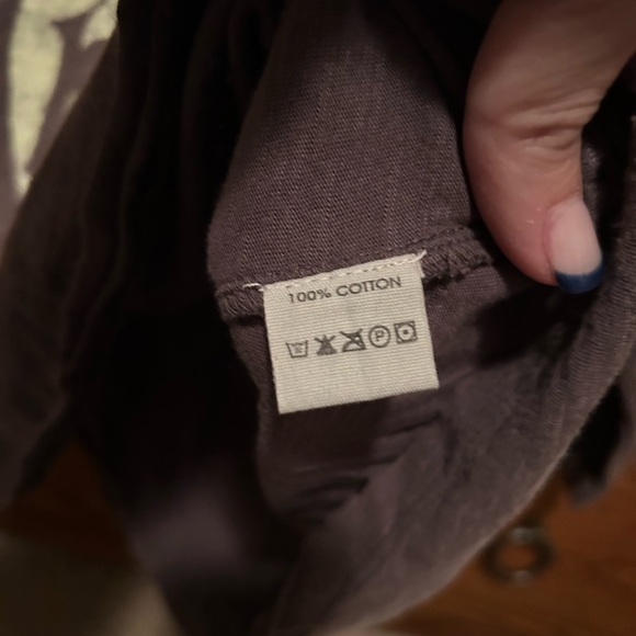 Magnolia Pearl Charcoal Graphic Tee - Picture 6 of 8